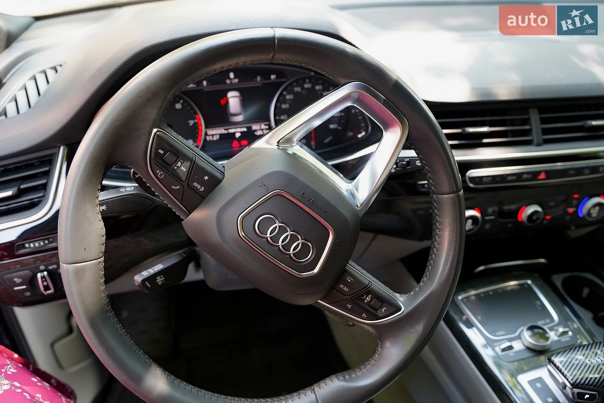 Audi Q7 2017 VIN WA1LHAF78HD050577 фото оголошення 14 з 19