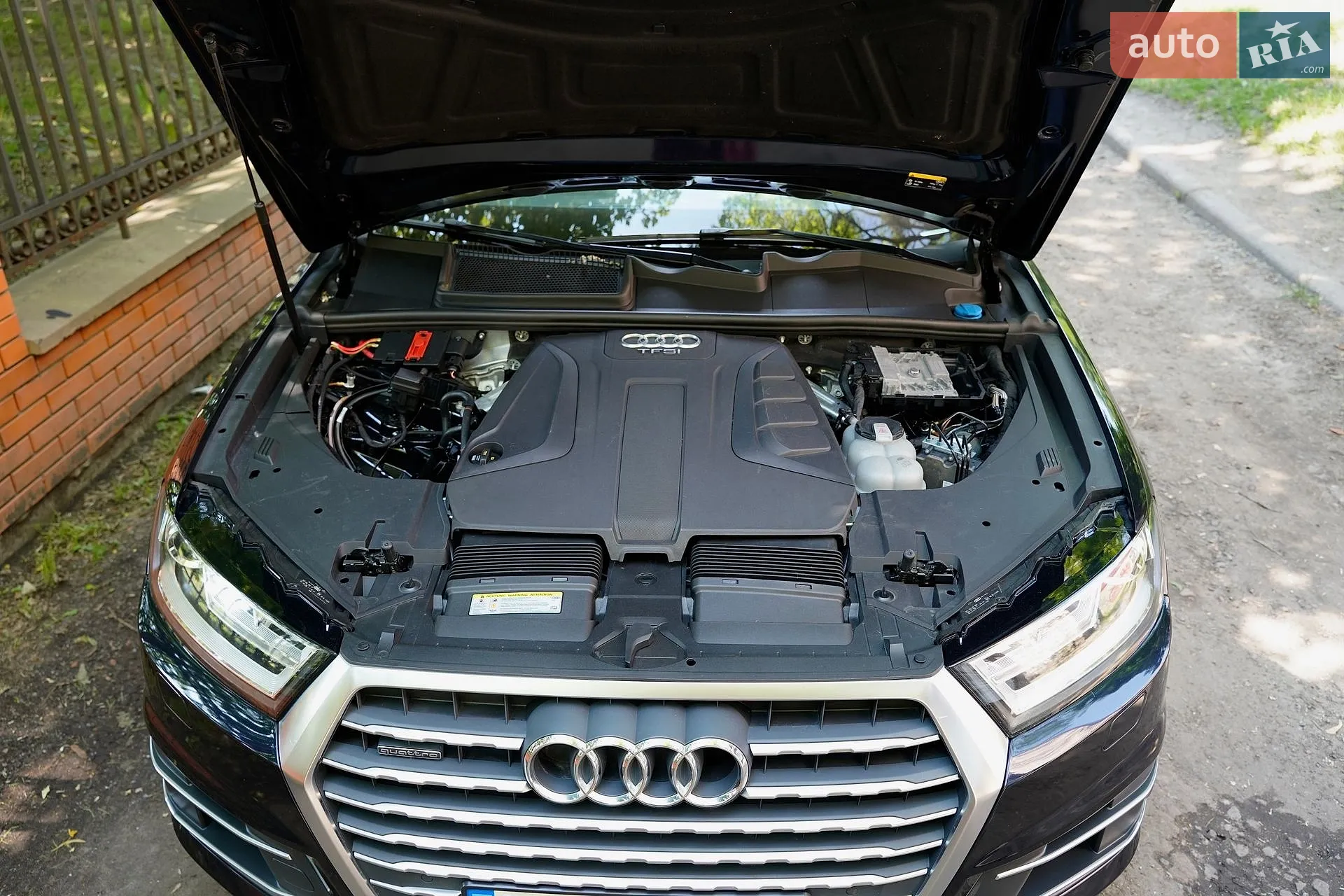 Audi Q7 2017 VIN WA1LHAF78HD050577 фото оголошення 17 з 19