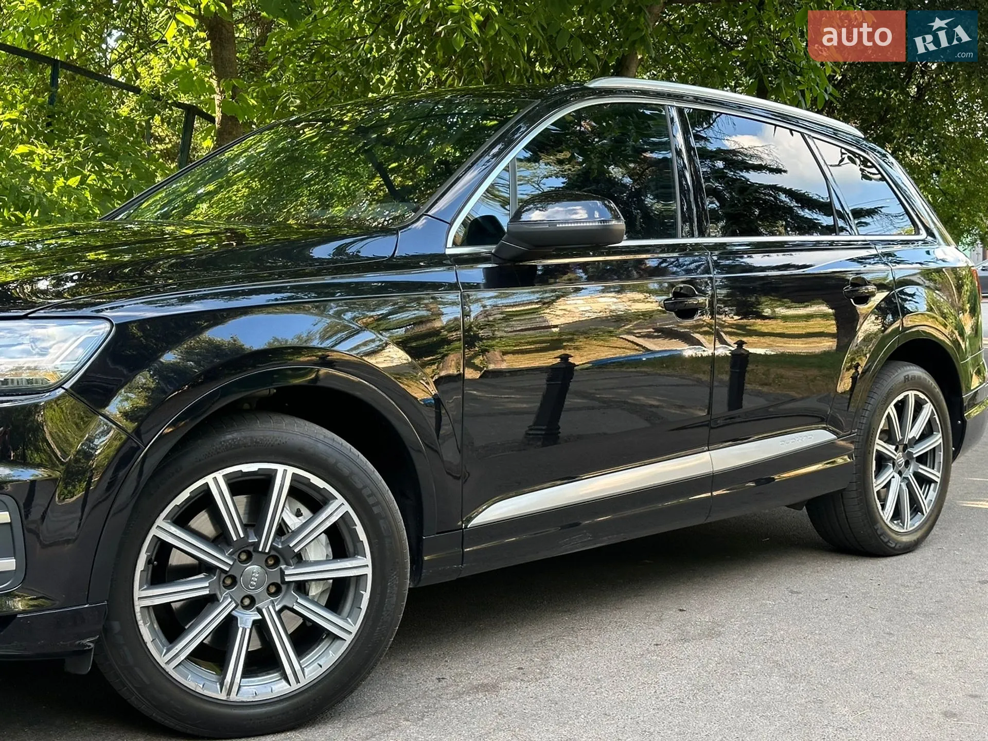 Audi Q7 2016 VIN WA1LAAF73HD013876 фото оголошення 3 з 40