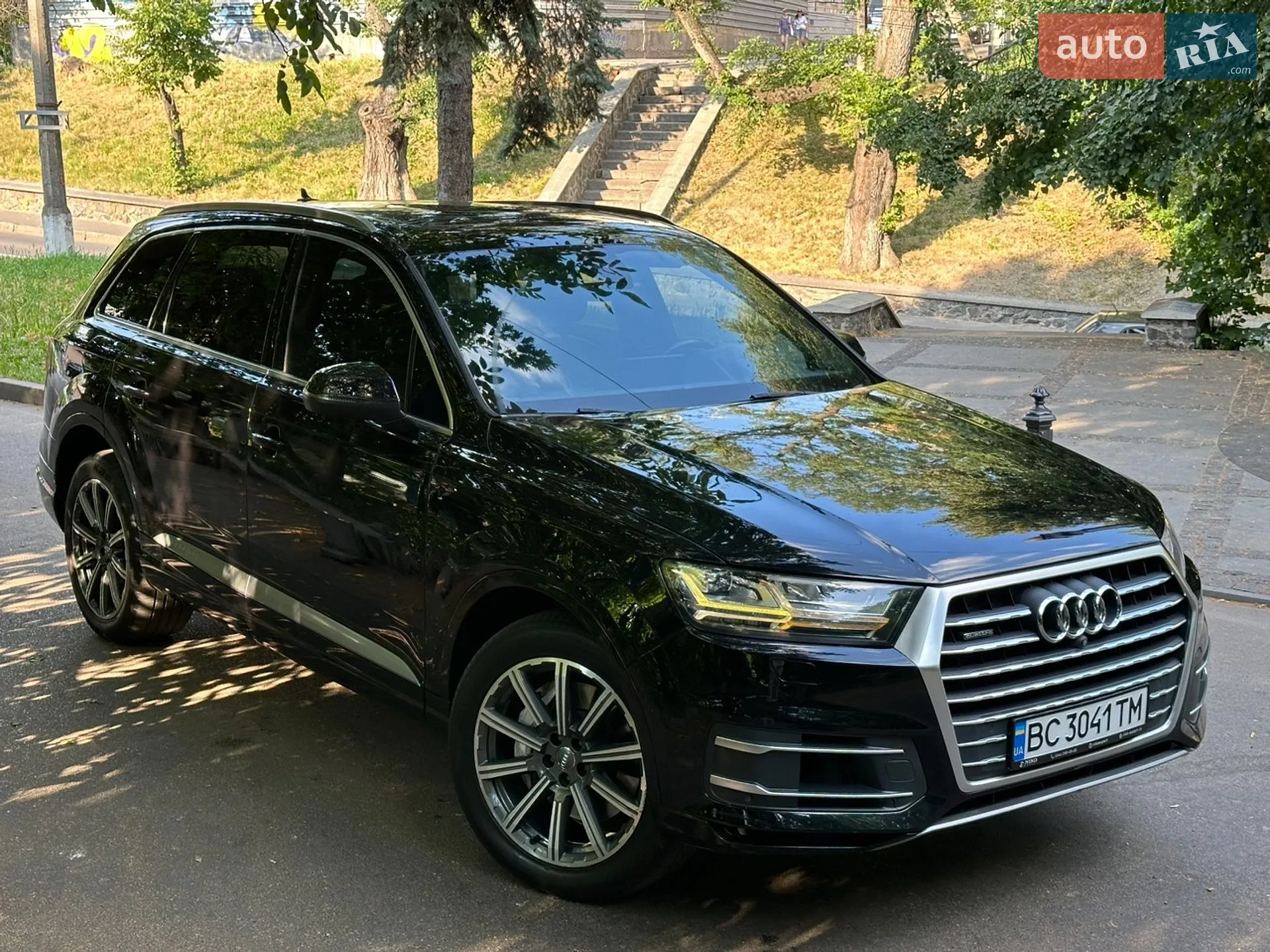 Audi Q7 2016 VIN WA1LAAF73HD013876 фото оголошення 7 з 40