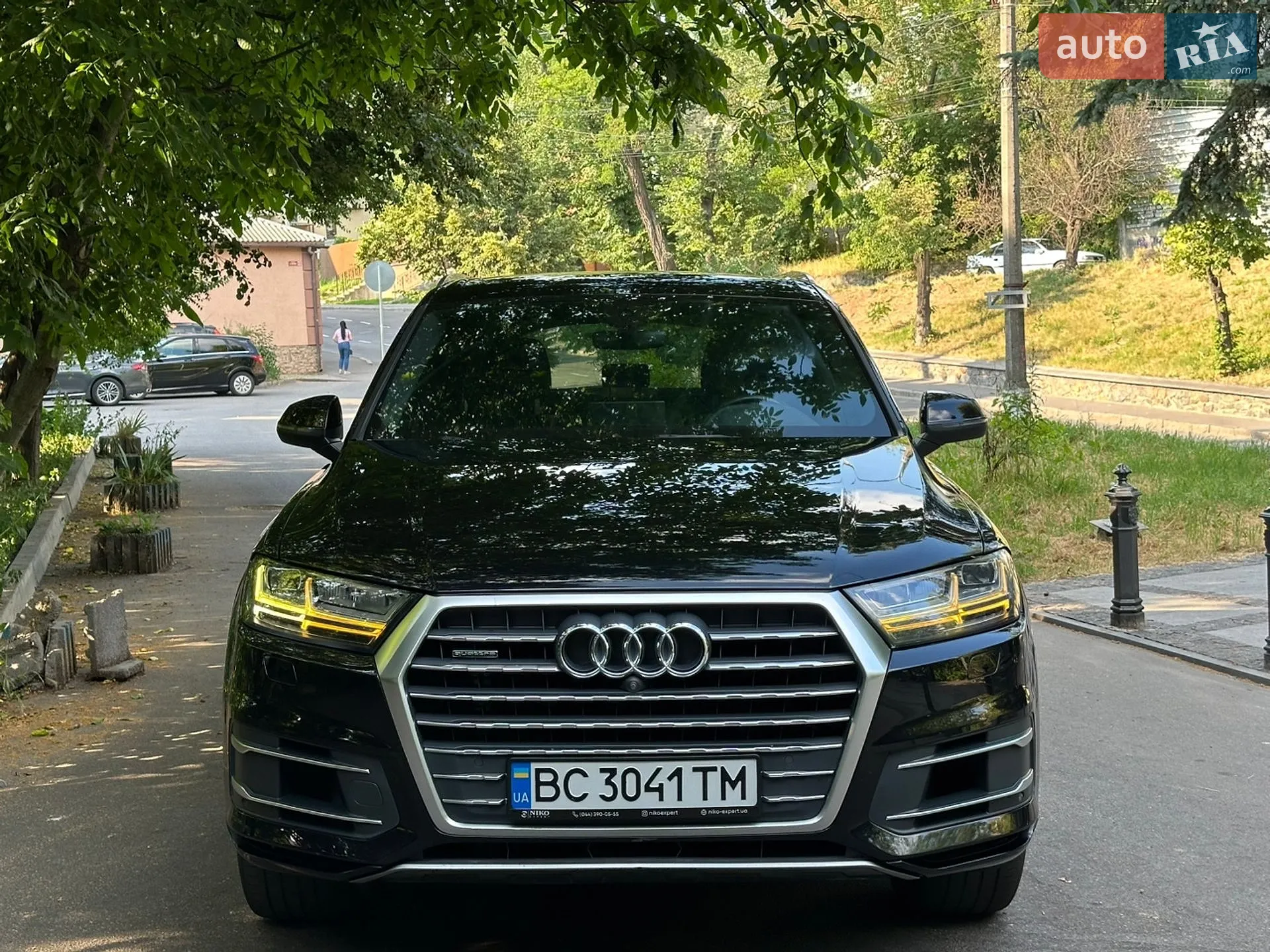 Audi Q7 2016 VIN WA1LAAF73HD013876 фото оголошення 9 з 40