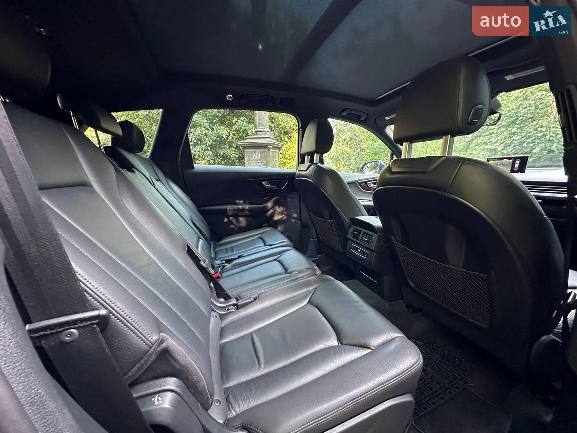 Audi Q7 2016 VIN WA1LAAF73HD013876 фото оголошення 26 з 40