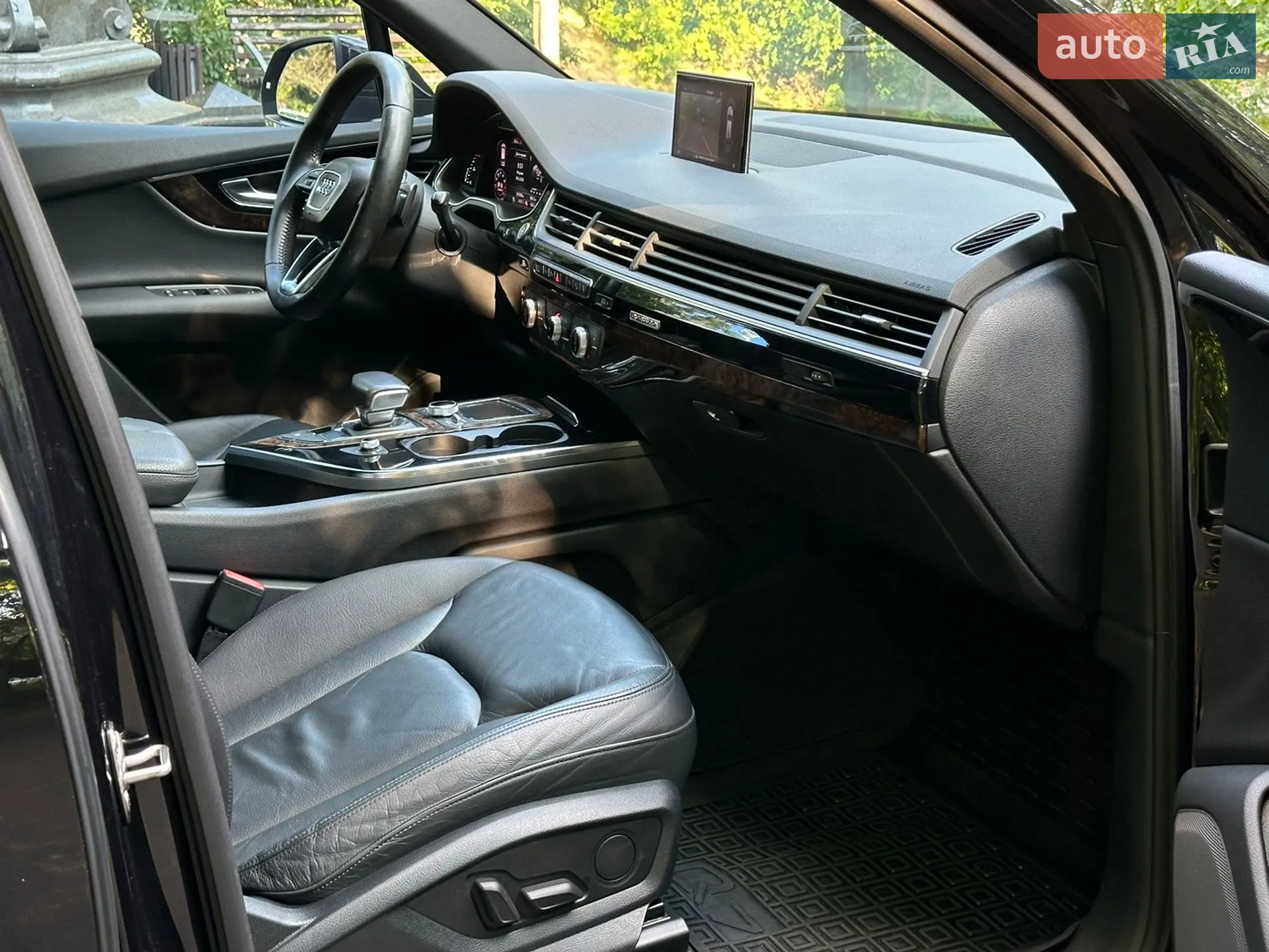 Audi Q7 2016 VIN WA1LAAF73HD013876 фото оголошення 28 з 40