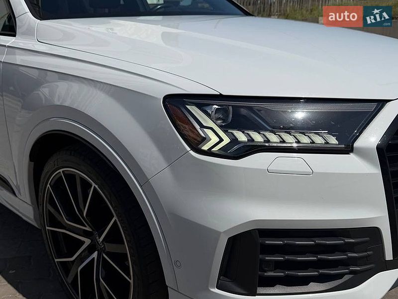 Позашляховик / Кросовер Audi Q7 2021 в Сокалі