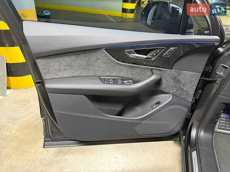 Внедорожник / Кроссовер Audi Q7 2021 в Киеве