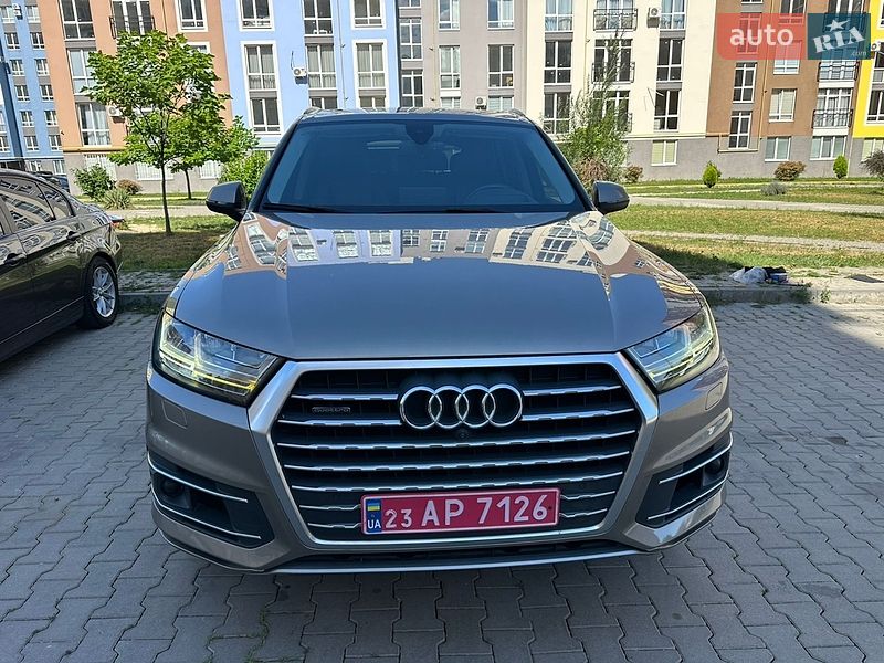 Внедорожник / Кроссовер Audi Q7 2017 в Черновцах