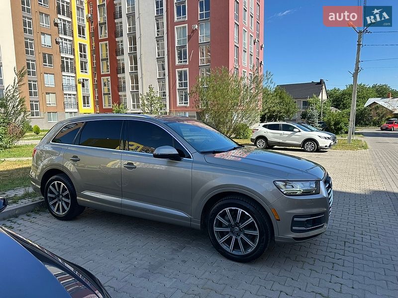 Внедорожник / Кроссовер Audi Q7 2017 в Черновцах