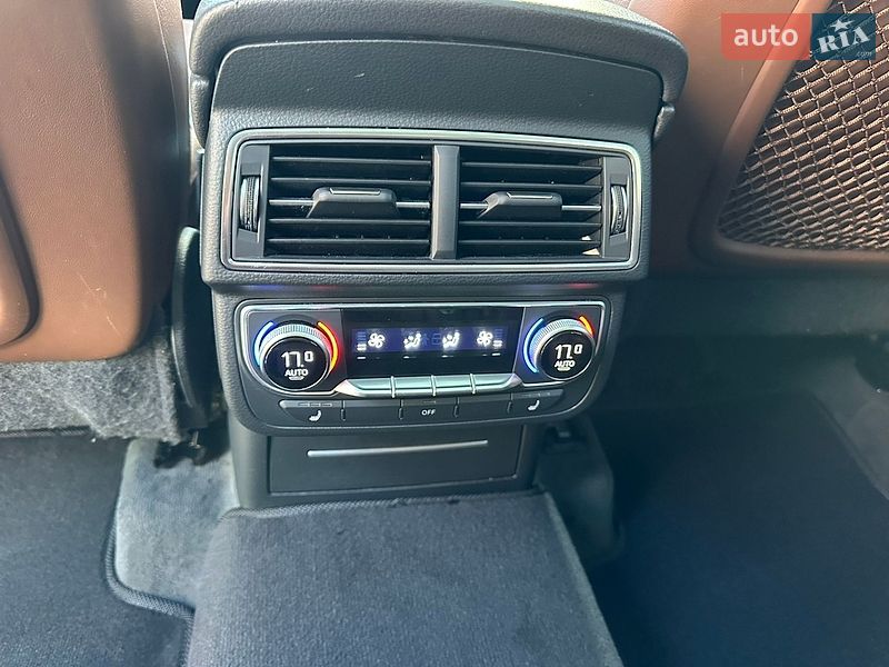 Внедорожник / Кроссовер Audi Q7 2017 в Черновцах