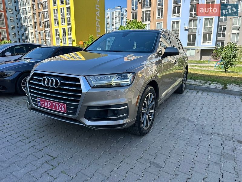 Внедорожник / Кроссовер Audi Q7 2017 в Черновцах