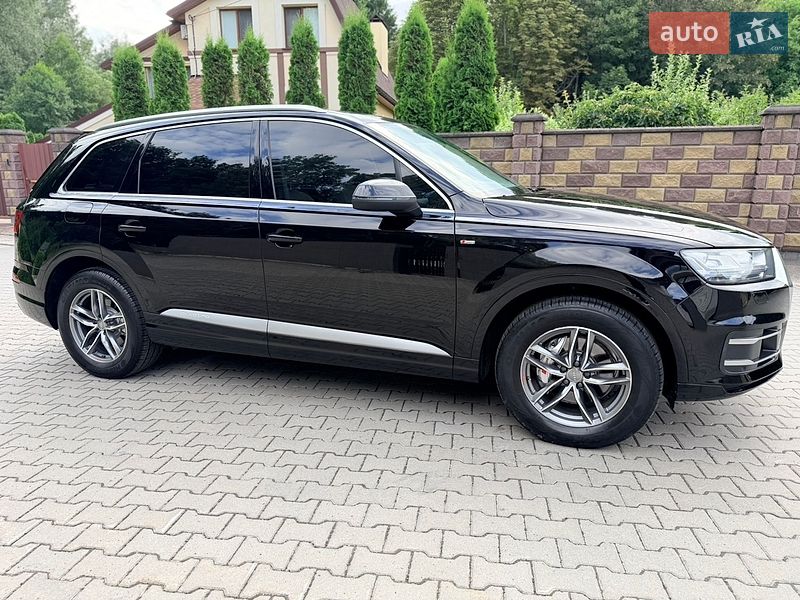 Внедорожник / Кроссовер Audi Q7 2016 в Хмельницком
