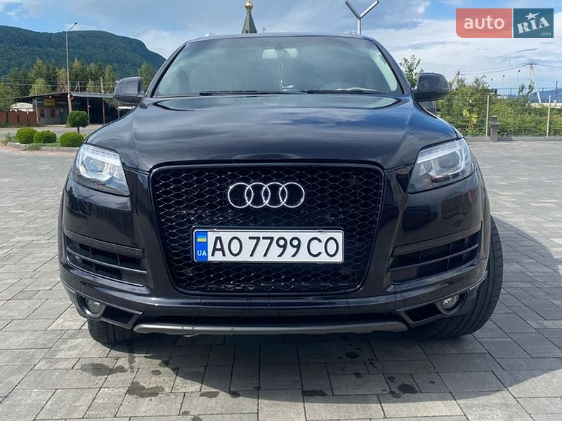 Внедорожник / Кроссовер Audi Q7 2015 в Хусте