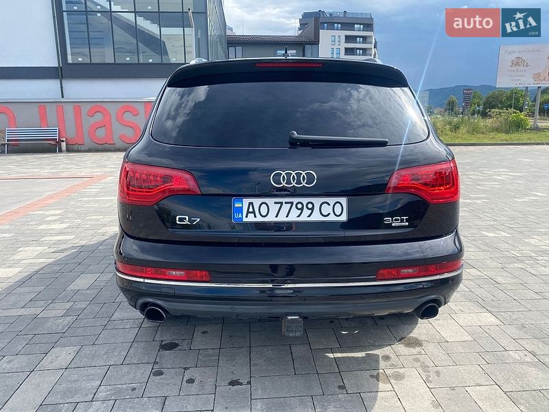 Внедорожник / Кроссовер Audi Q7 2015 в Хусте