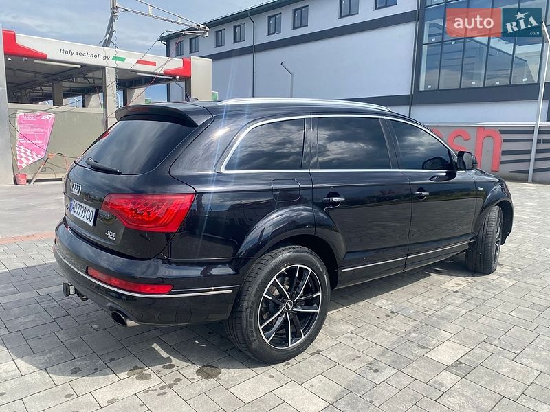 Внедорожник / Кроссовер Audi Q7 2015 в Хусте