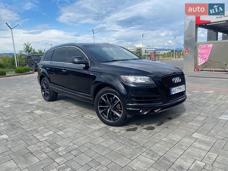 Внедорожник / Кроссовер Audi Q7 2015 в Хусте