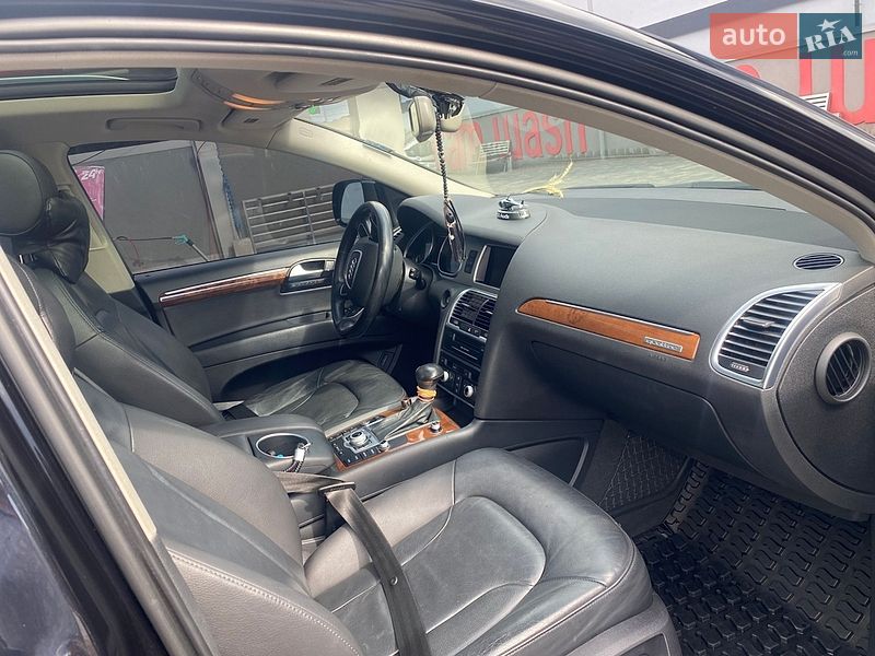 Внедорожник / Кроссовер Audi Q7 2015 в Хусте