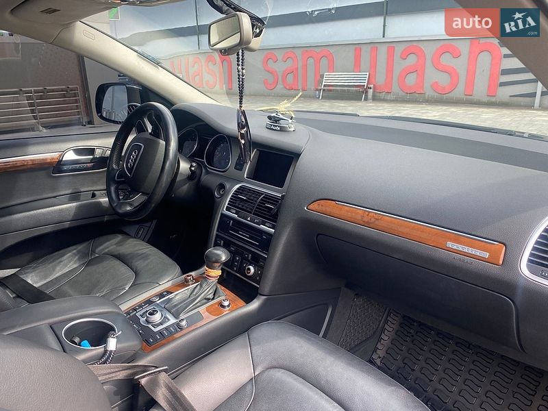 Внедорожник / Кроссовер Audi Q7 2015 в Хусте