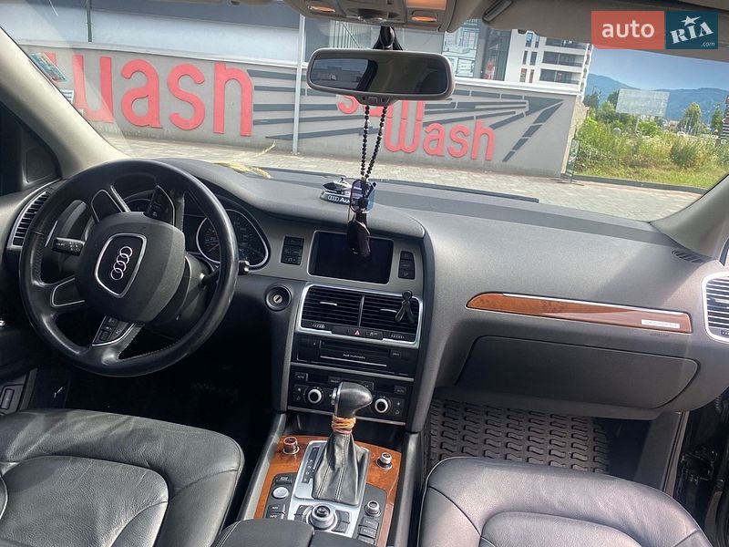 Внедорожник / Кроссовер Audi Q7 2015 в Хусте