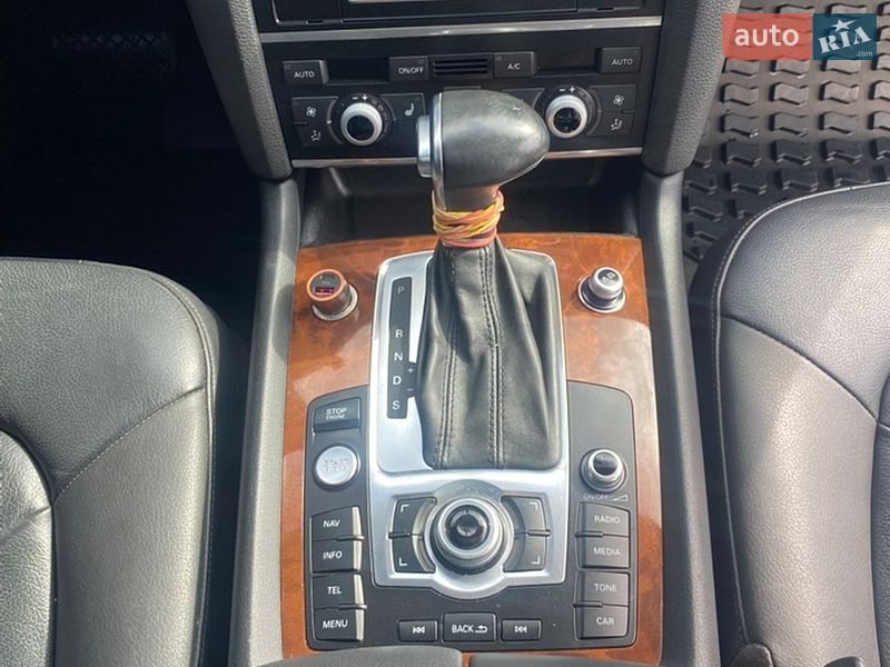 Внедорожник / Кроссовер Audi Q7 2015 в Хусте