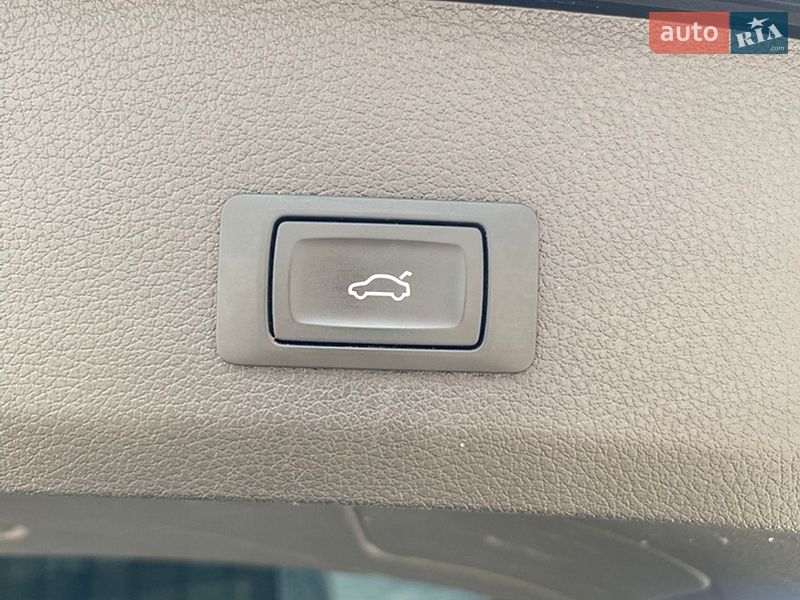 Внедорожник / Кроссовер Audi Q7 2015 в Хусте