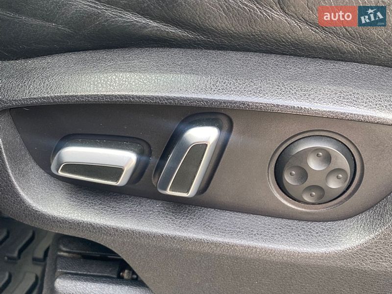 Внедорожник / Кроссовер Audi Q7 2015 в Хусте