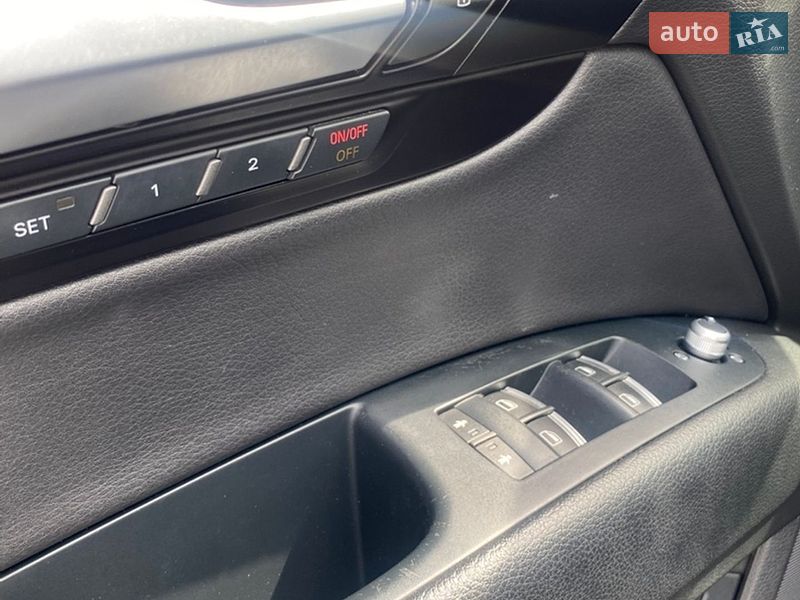 Внедорожник / Кроссовер Audi Q7 2015 в Хусте
