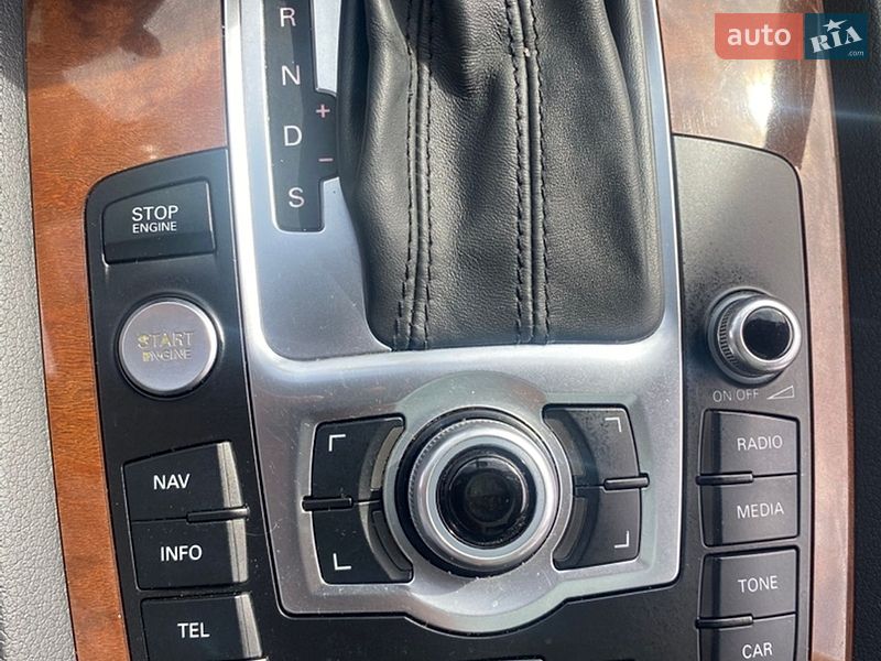 Внедорожник / Кроссовер Audi Q7 2015 в Хусте