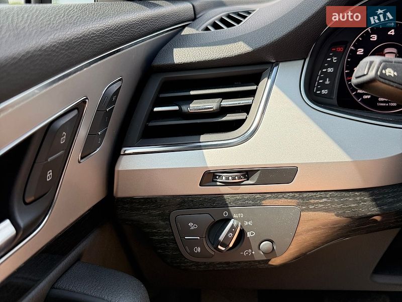 Позашляховик / Кросовер Audi Q7 2018 в Львові