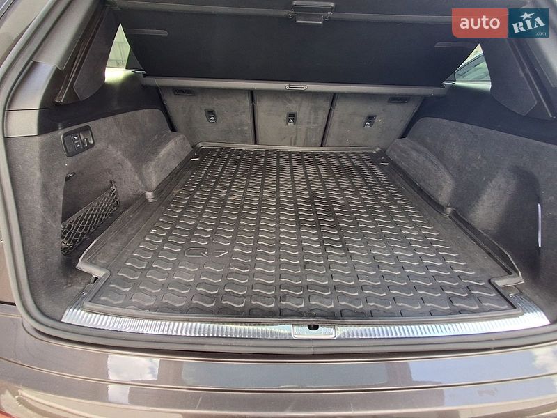 Позашляховик / Кросовер Audi Q7 2017 в Києві фото 12 Позашляховик / Кросовер Audi Q7 2017 в Києві