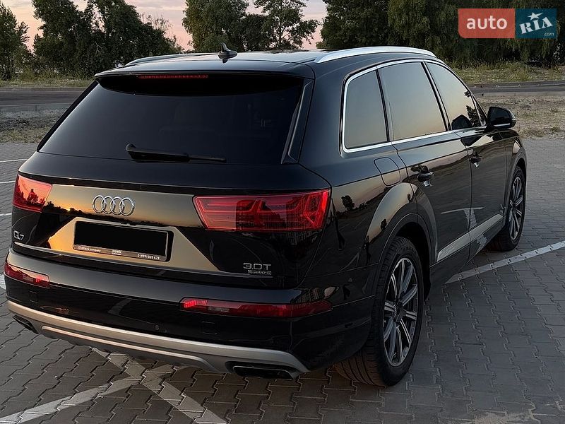 Внедорожник / Кроссовер Audi Q7 2016 в Черкассах