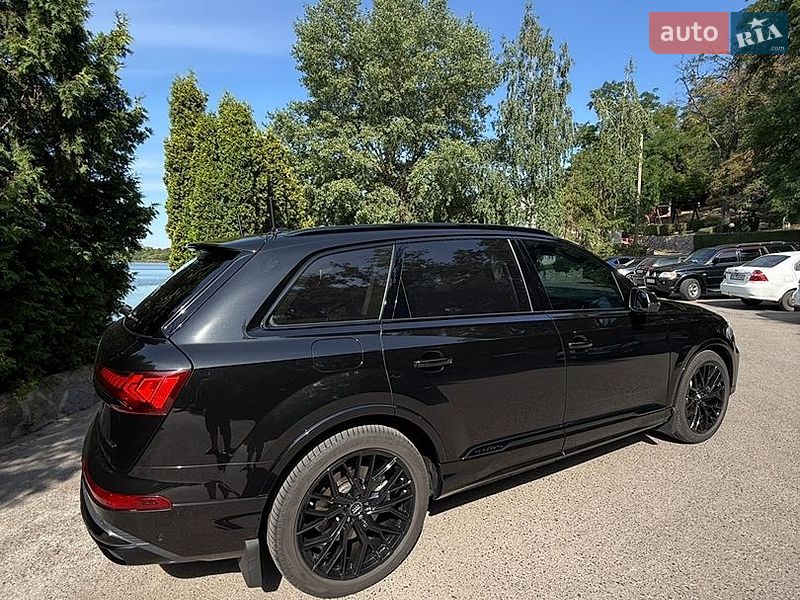 Позашляховик / Кросовер Audi Q7 2022 в Кропивницькому