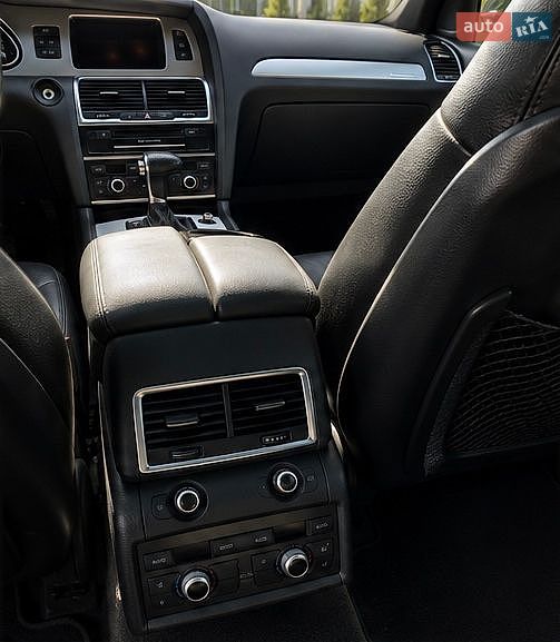 Внедорожник / Кроссовер Audi Q7 2015 в Киеве