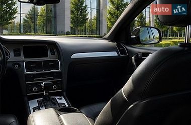 Внедорожник / Кроссовер Audi Q7 2015 в Киеве