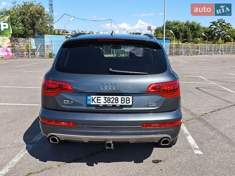 Внедорожник / Кроссовер Audi Q7 2015 в Днепре