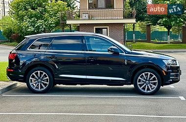 Внедорожник / Кроссовер Audi Q7 2017 в Киеве