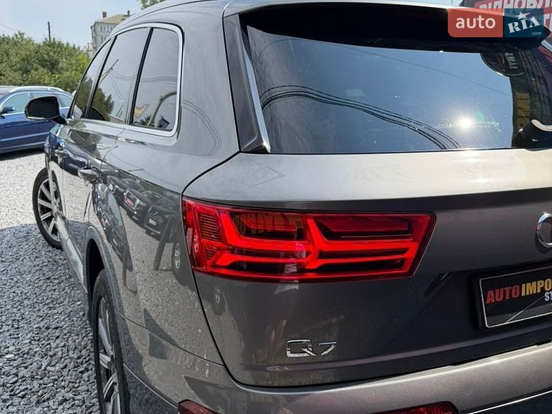 Позашляховик / Кросовер Audi Q7 2016 в Стрию