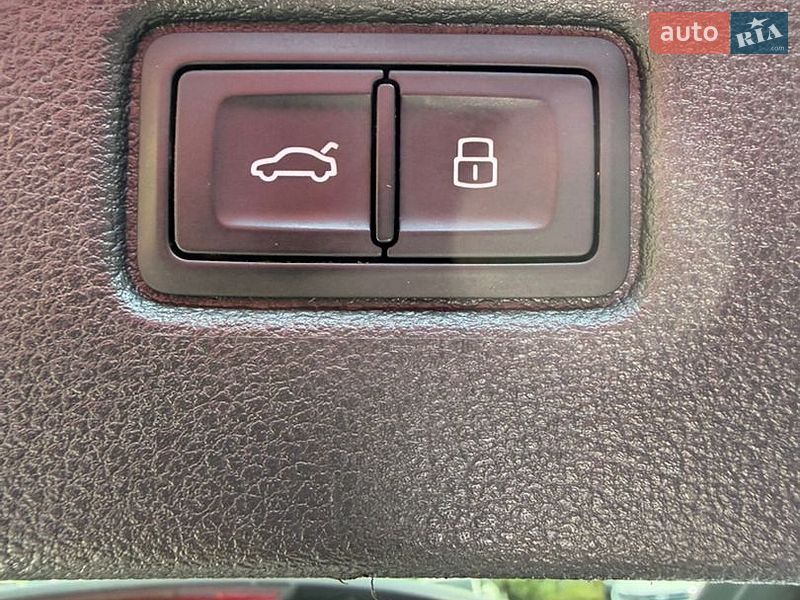 Позашляховик / Кросовер Audi Q7 2016 в Стрию