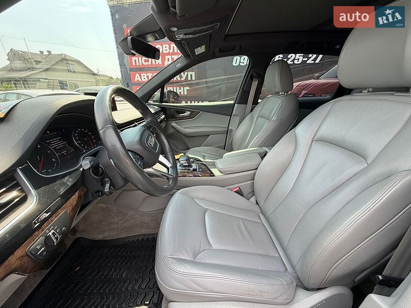 Позашляховик / Кросовер Audi Q7 2016 в Стрию