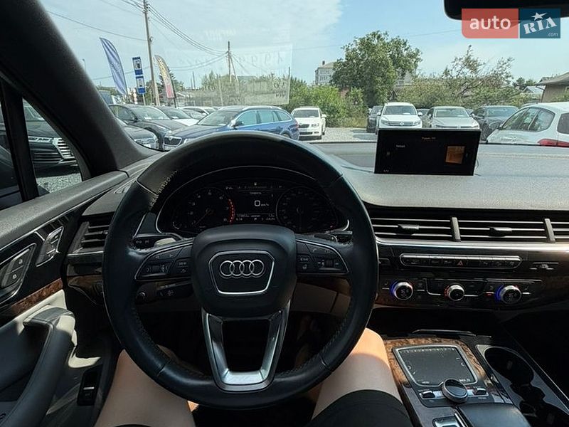 Позашляховик / Кросовер Audi Q7 2016 в Стрию