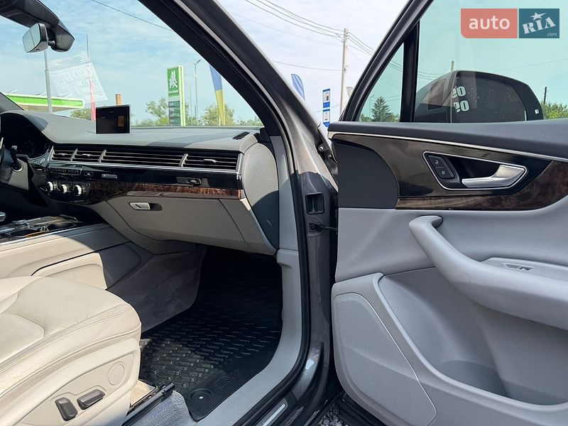 Позашляховик / Кросовер Audi Q7 2016 в Стрию