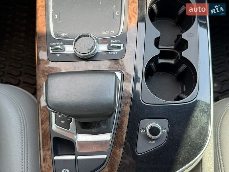 Позашляховик / Кросовер Audi Q7 2016 в Стрию