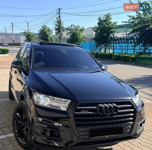 Позашляховик / Кросовер Audi Q7 2016 в Києві