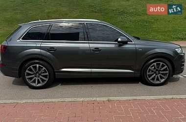 Позашляховик / Кросовер Audi Q7 2017 в Києві