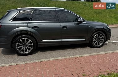 Позашляховик / Кросовер Audi Q7 2017 в Києві