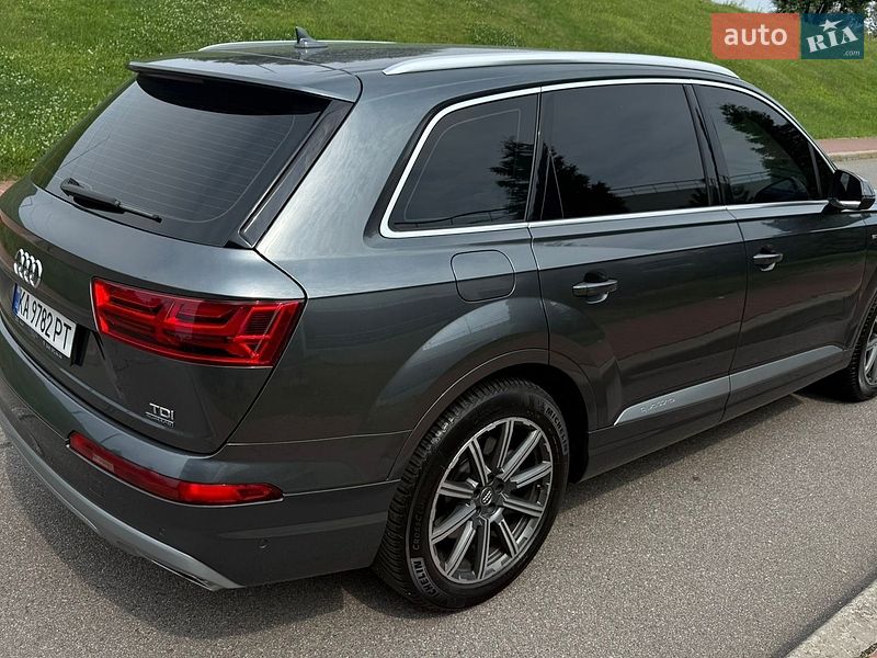 Позашляховик / Кросовер Audi Q7 2017 в Києві