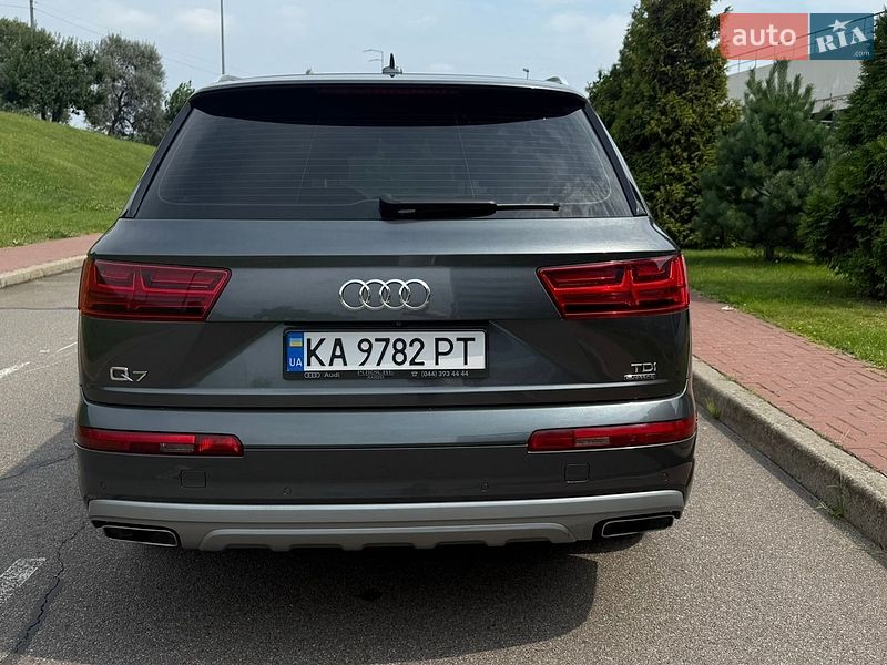 Позашляховик / Кросовер Audi Q7 2017 в Києві