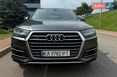 Позашляховик / Кросовер Audi Q7 2017 в Києві