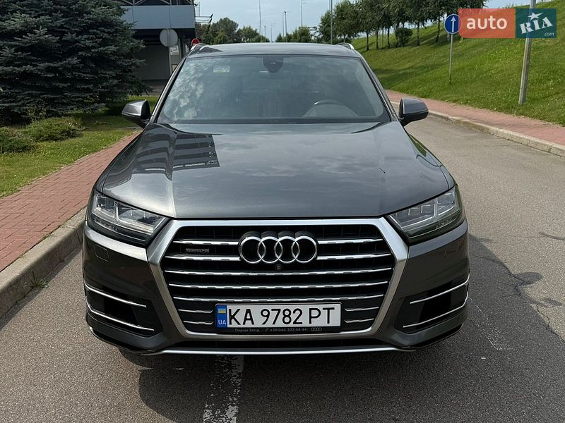 Позашляховик / Кросовер Audi Q7 2017 в Києві