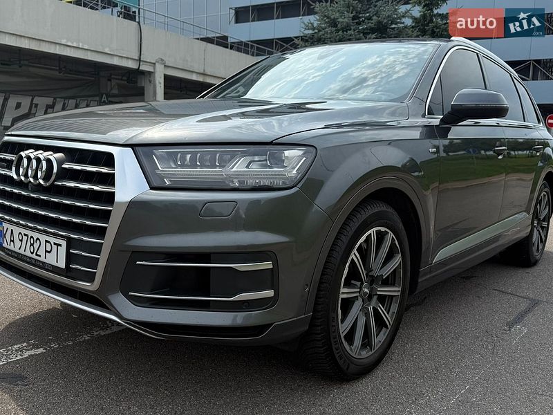 Позашляховик / Кросовер Audi Q7 2017 в Києві
