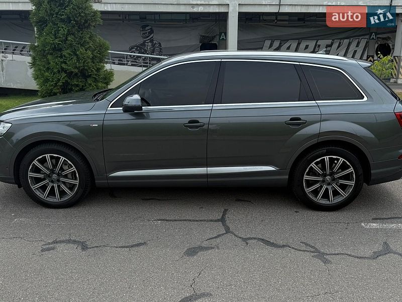 Позашляховик / Кросовер Audi Q7 2017 в Києві