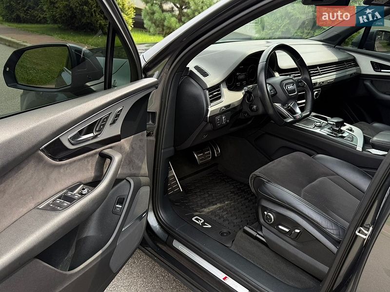Позашляховик / Кросовер Audi Q7 2017 в Києві